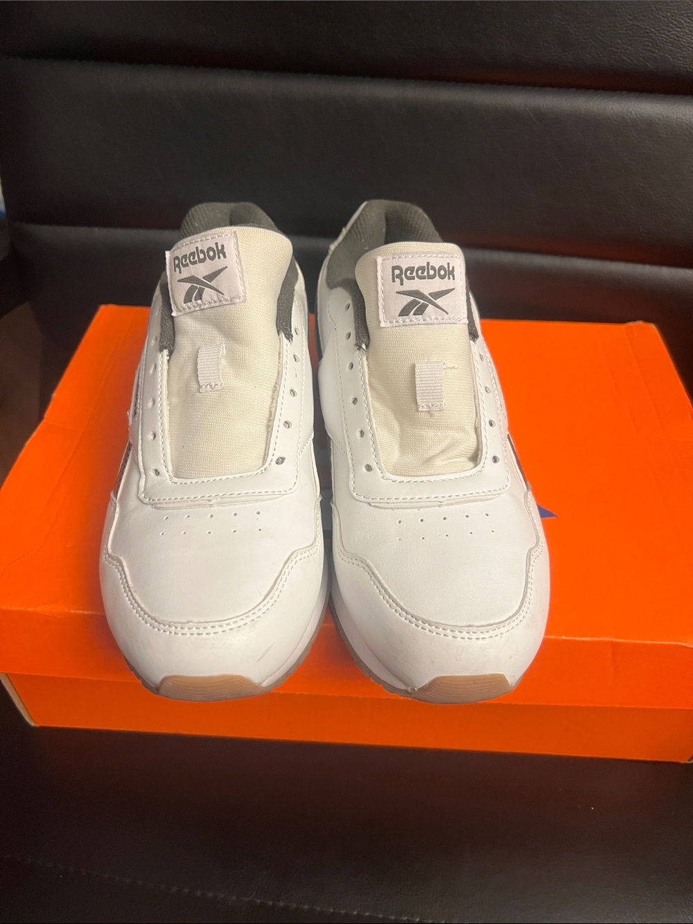 Reebok young US 6 White and Gray Athletic Sneakers